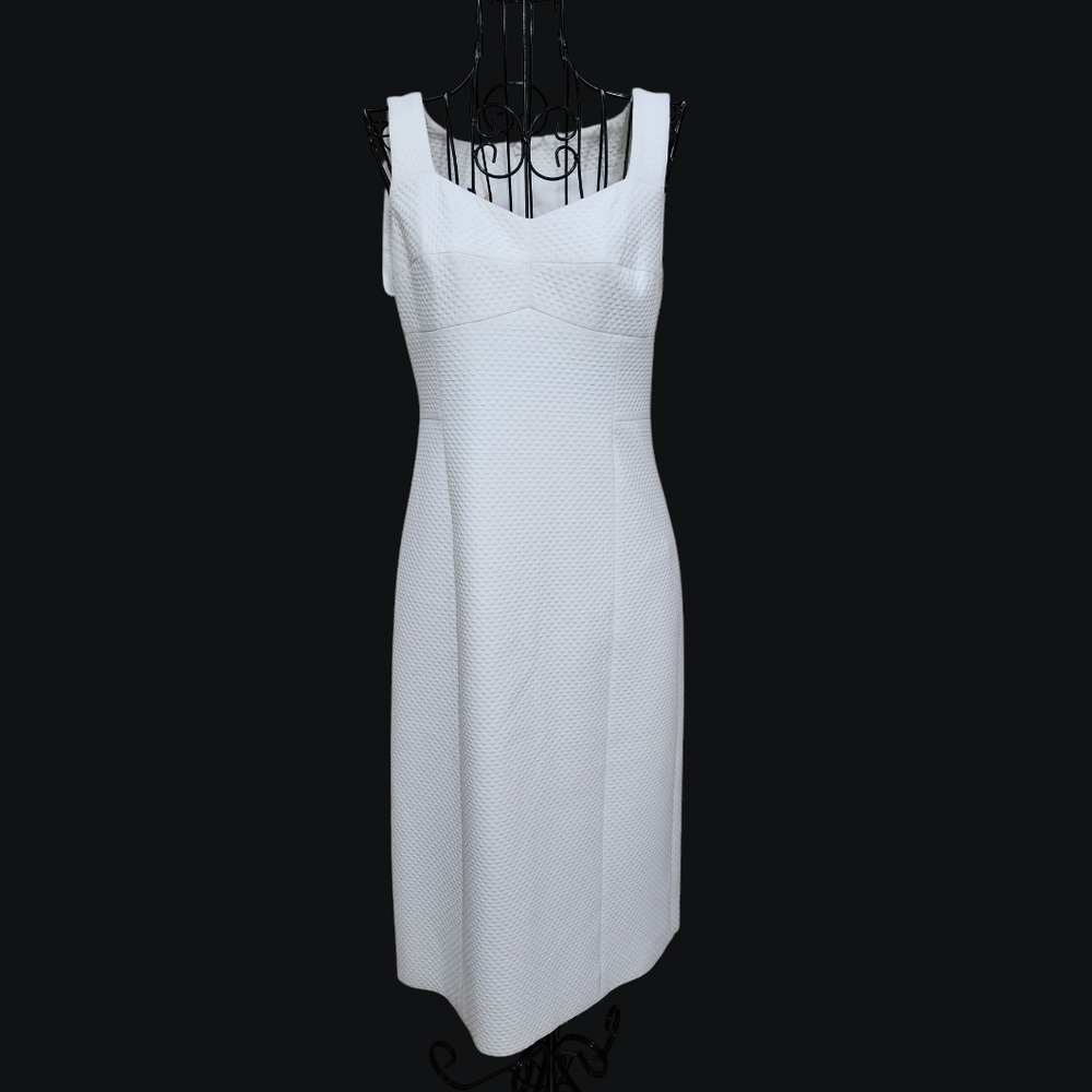 4.Collective White Textured Sheath Dress Sleeveless Size 4 NWT